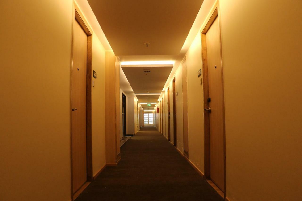 Regenta Central Harsha Vapi Pārdi Exteriör bild